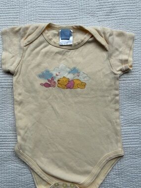 Winnie the Pooh Short-Sleeve Baby Onesie